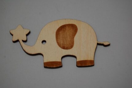 ΕΛΕΦΑΝΤΑΣ ΣΚΑΝΑΡΙΣΜΕΝΟ ΑΥΤΙ ΚΑΙ ΠΕΛΜΑ ΜΕ ΑΣΤΕΡΙ ΣΤΗΝ ΠΡΟΒΟΣΚΙΔΑ